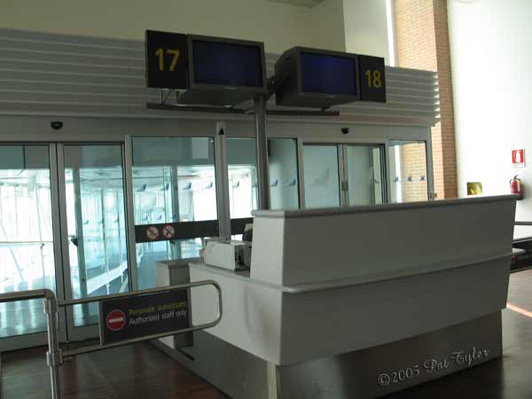 Airport-050205-959a
